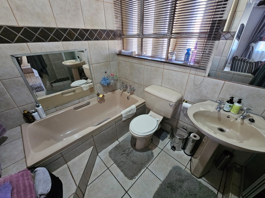 4 Bedroom Property for Sale in Sasolburg Ext 11 Free State